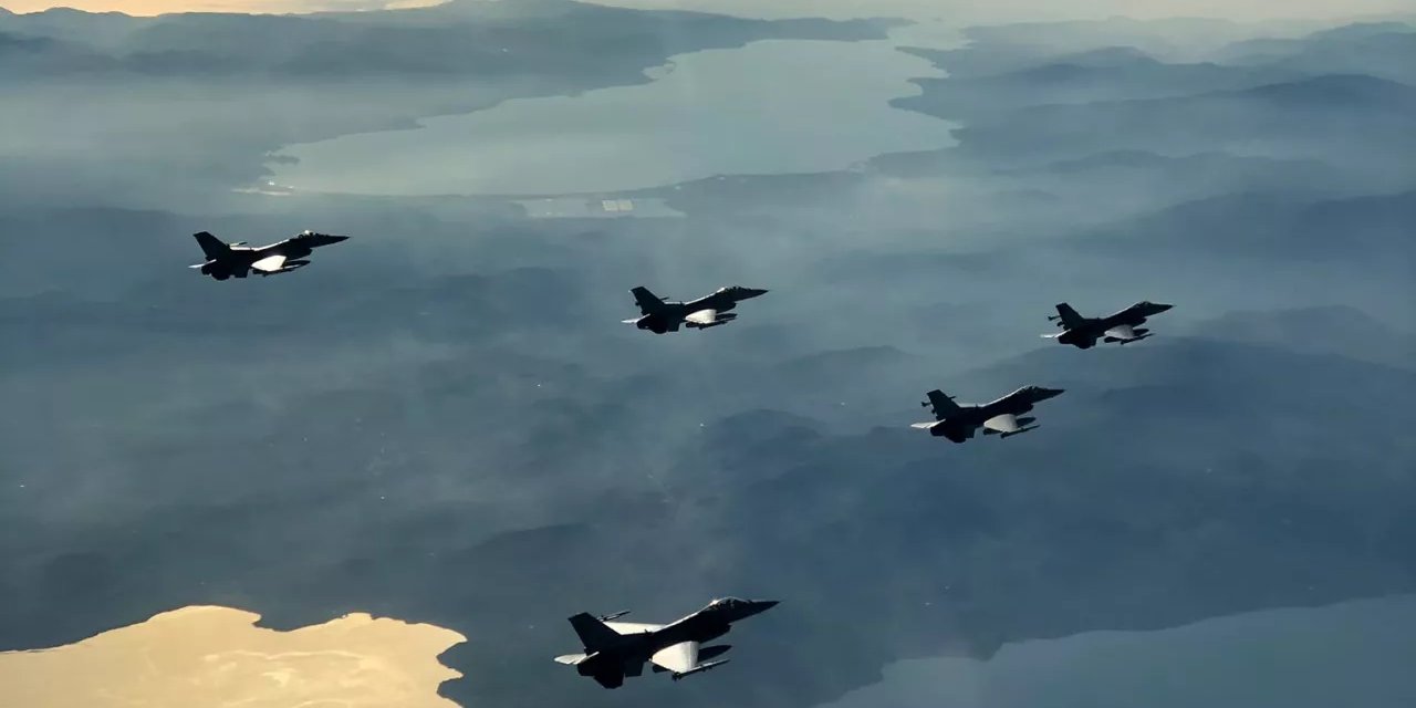 Hava Kuvvetleri Ege'de eğitim uçuşu yaptı