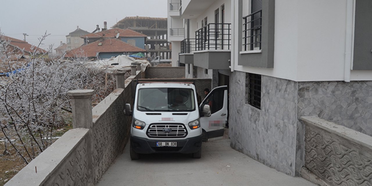 Aksaray’da araç ve duvar arasına sıkışan genç vefat etti