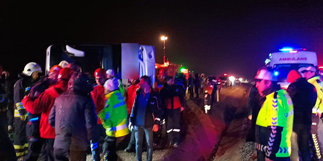 Diyarbakır’da yolcu otobüsünün devrilmesi sonucu 5 kişi öldü