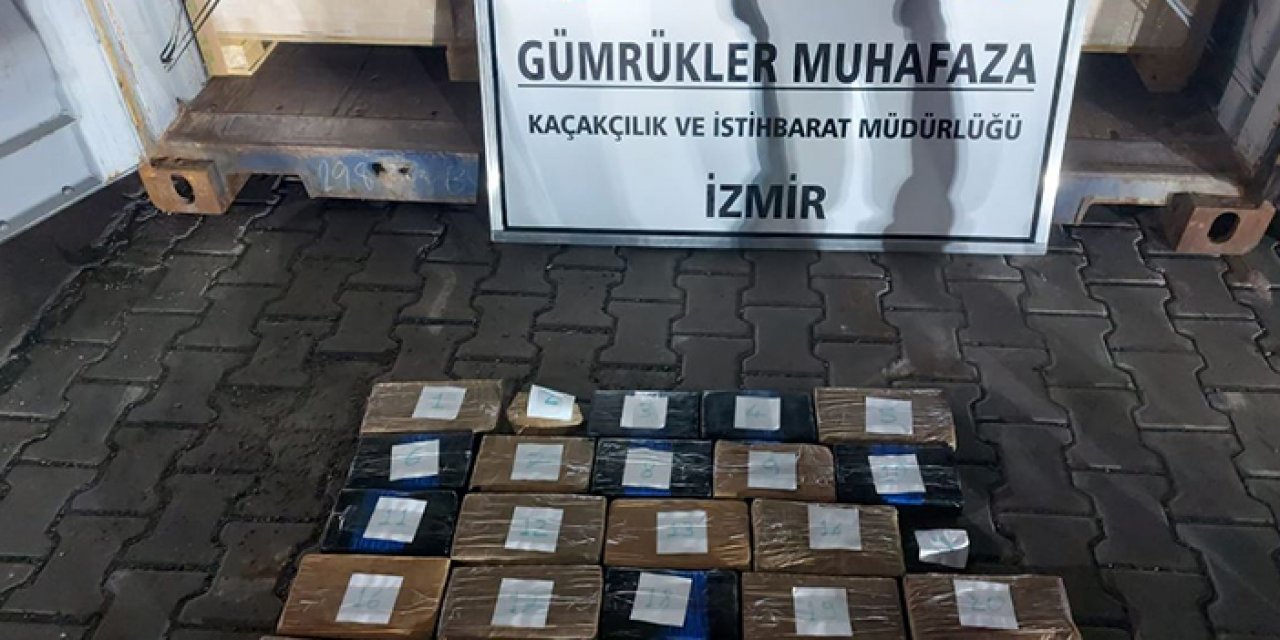 Ekvador’dan gelen gemiden 25,8 kilogram kokain çıktı