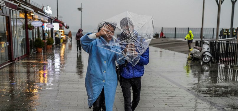 Meteoroloji’den fırtına uyarısı: Çatılar uçabilir, ağaç ve direkler devrilebilir