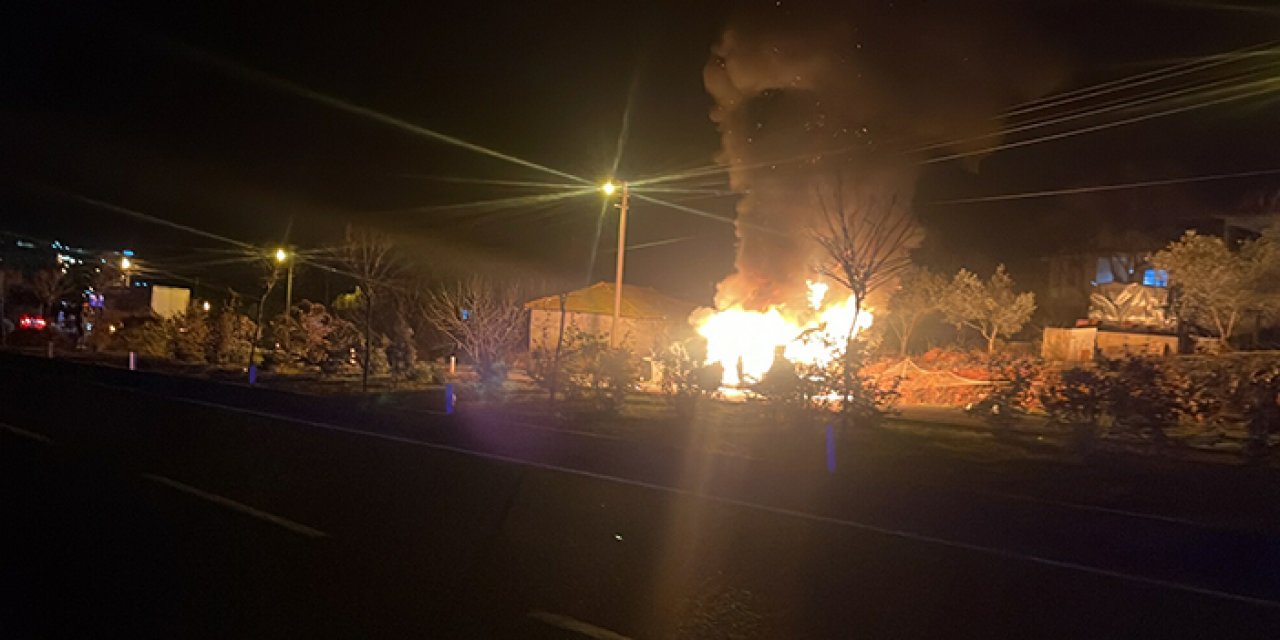 Muğla’da hareket halindeki otomobil alev aldı