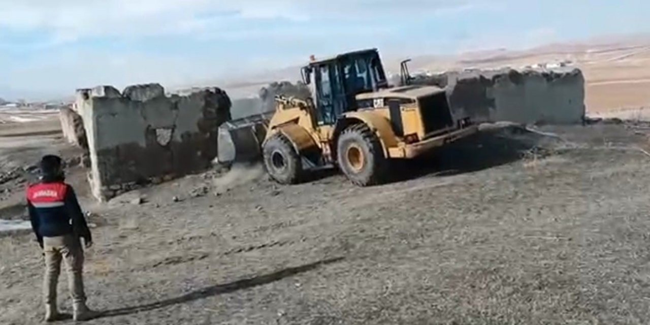 Van’da 47 ‘şok ev’ yıkıldı