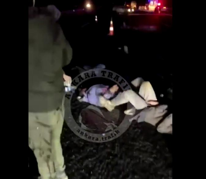 Çevreyolu Tulumtaş mevkiinde Mültecileri taşıyan araç kaza yaptı! Çok sayıda yaralı var