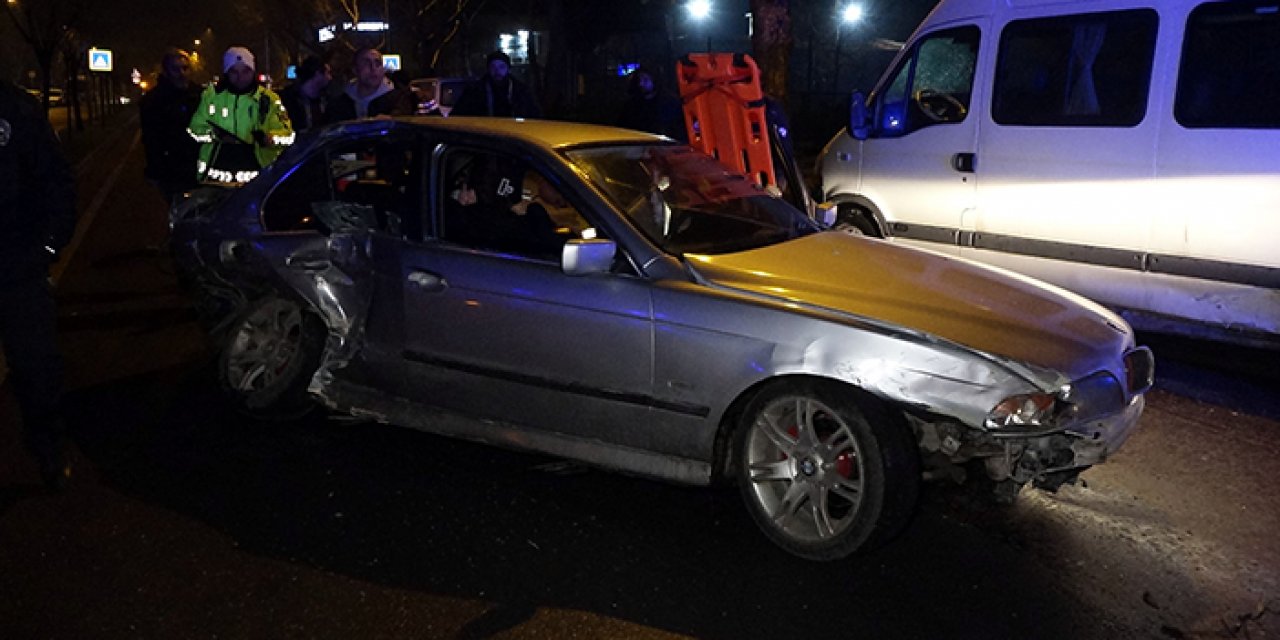Ehliyetsiz sürücü dur ihtarına uymadı kaza yaptı: 4 yaralı 1 ölü
