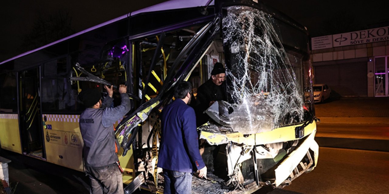 İstanbul’da otomobil İETT otobüsüne çarptı: 5 yaralı