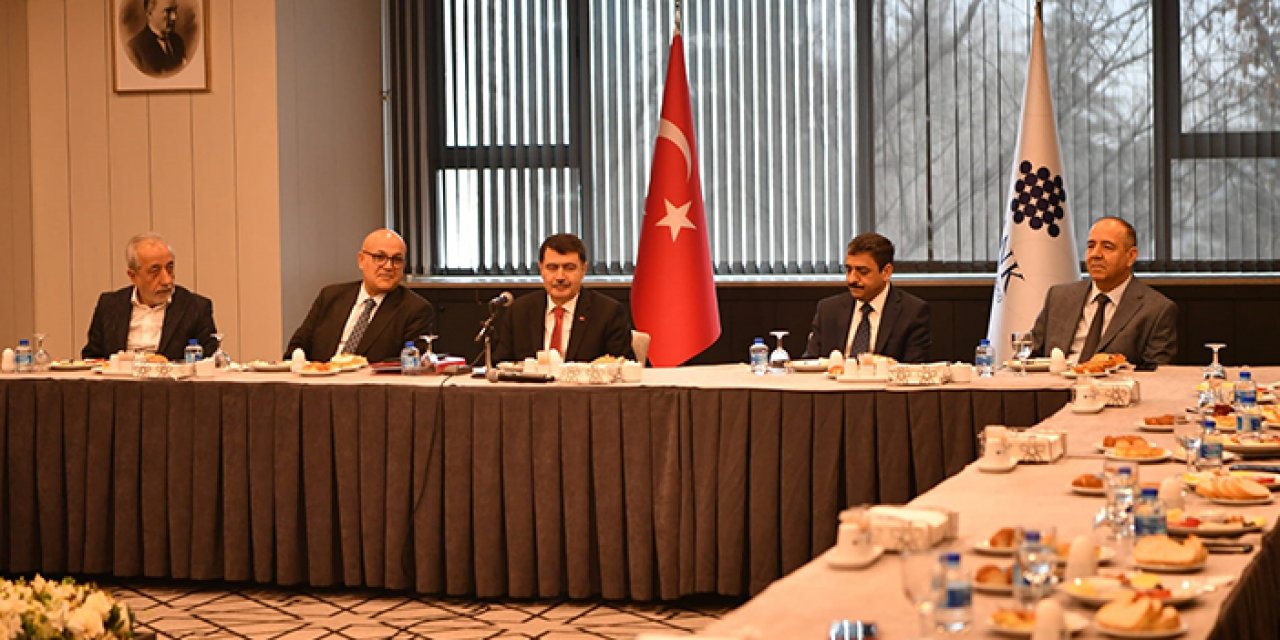 Vali Şahin gazetecilerle buluştu