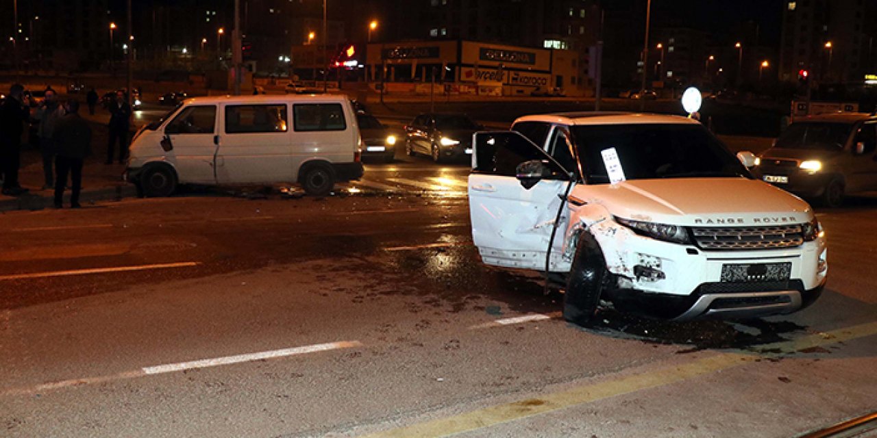 Kayseri’de minibüsle cip birbirine girdi: 7 yaralı