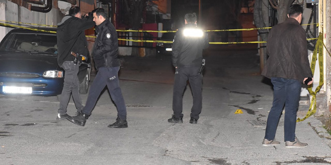 İzmir’de motosikletli saldırganlar bir genci ağır yaraladı