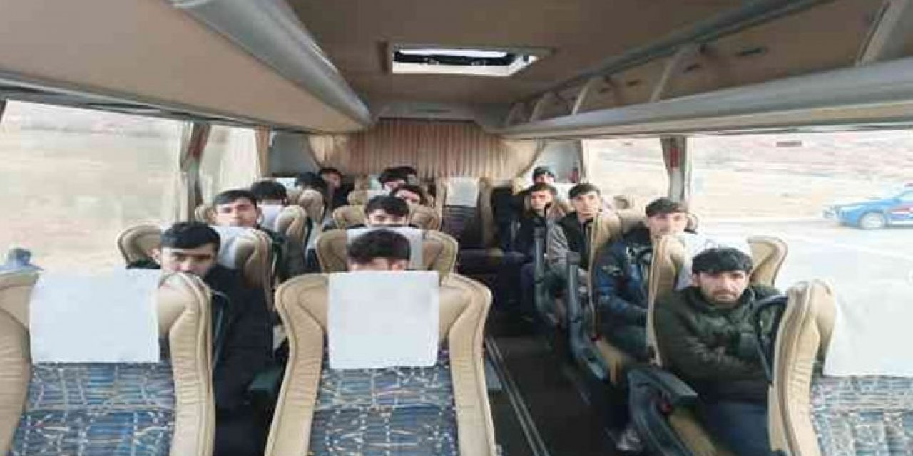 Malatya’da bir otobüs dolusu kaçak göçmen yakalandı