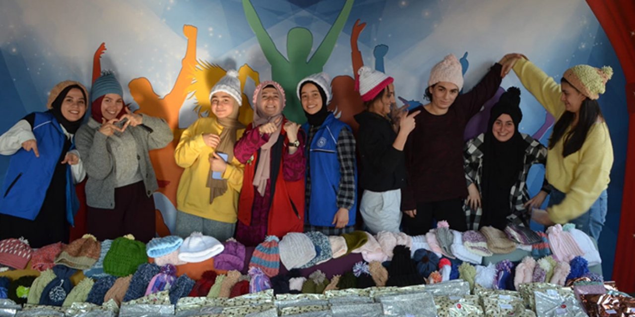 Altındağ'dan Hatay'da bulunan Suriyeli çocuklara karne hediyesi