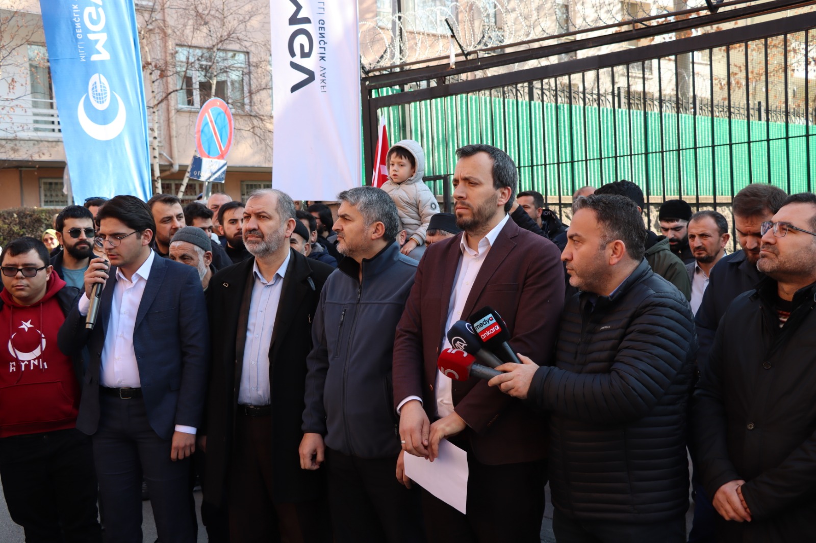 MGV’den İsveç Büyük Elçiliği’nde protesto