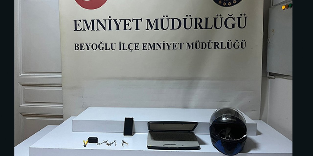 İstanbul Beyoğlu’nda motosikletli kapkaç