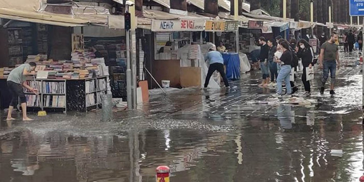 İzmir’de sağanak yağış etkili oldu