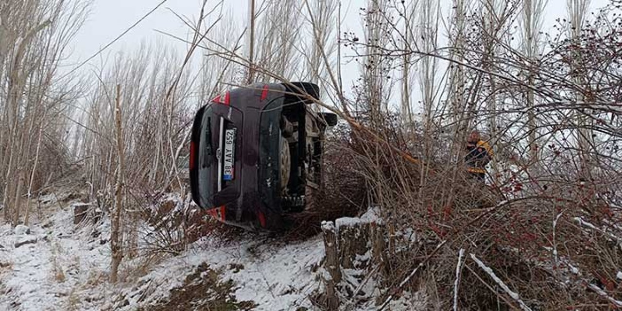 Sivas’ta otomobil devrildi: 3 yaralı