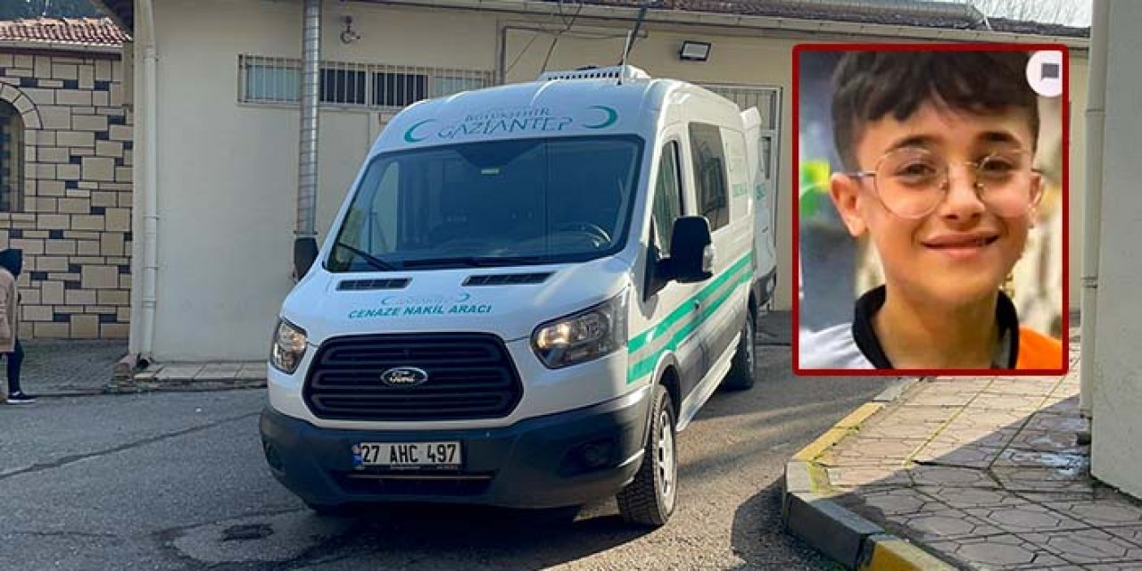 Berber çırağının üzerine kapı camı düştü kurtarılamadı