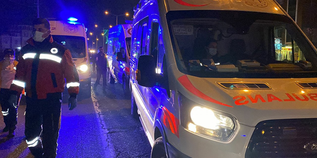 Yolcu otobüsü kontrolden çıktı: 7 yaralı