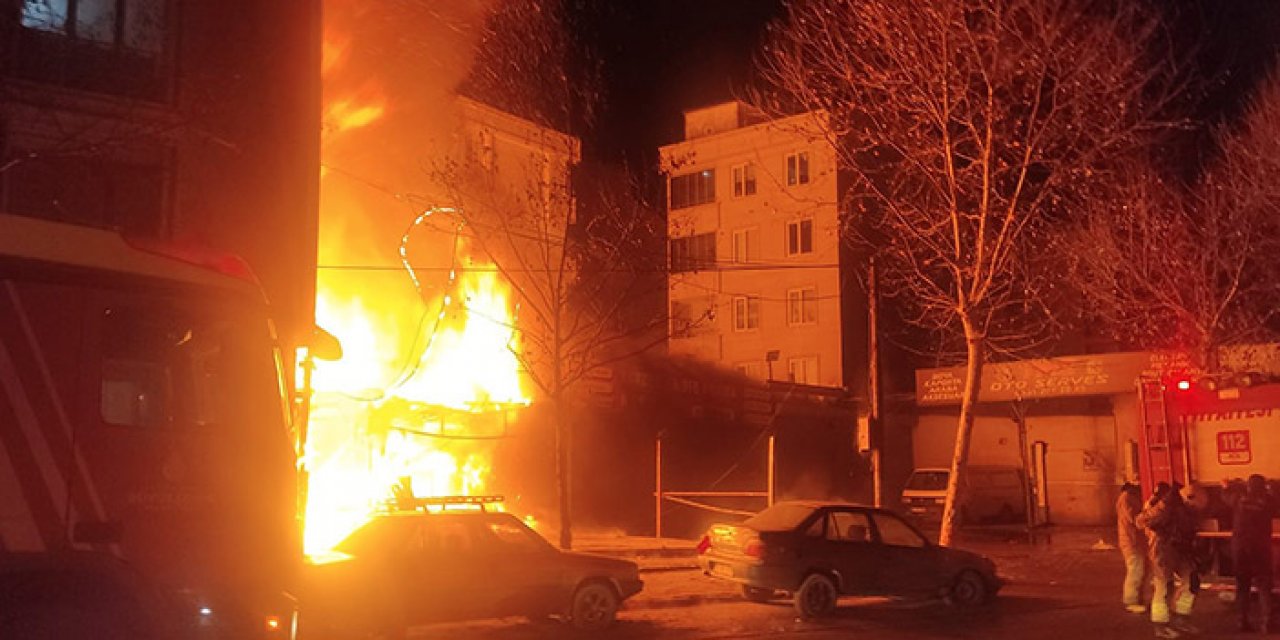 İstanbul’da bir tamirhane alev alev yandı