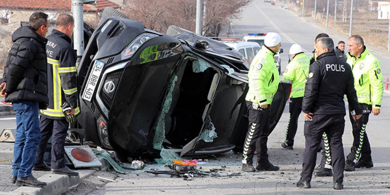 Kayseri’de iki araç birbirine girdi: 5 yaralı
