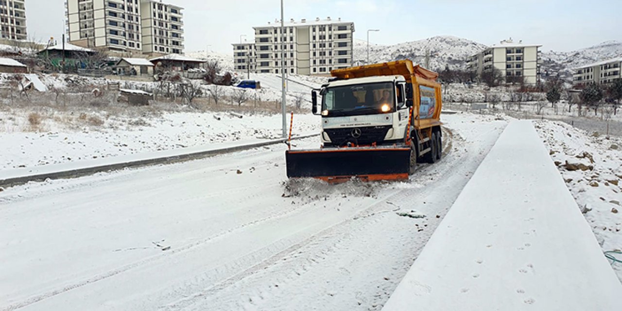 Yenimahalle Belediyesi'nden kar mesaisi