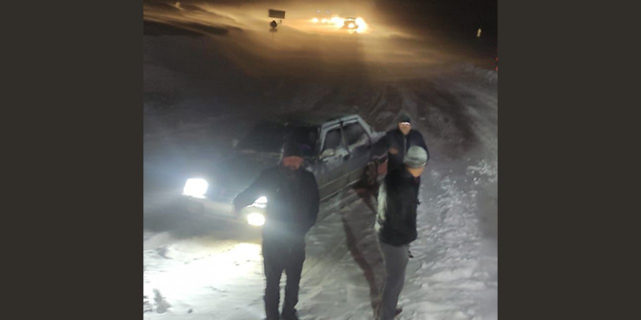 Karda mahsur kalan vatandaşlar kurtarıldı