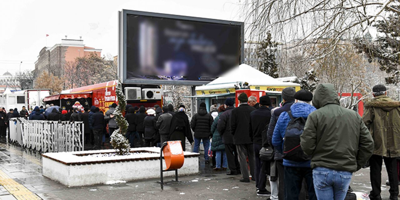 ABB’nin ‘Başkent Mobil Marketi’ne kuyruk oldular