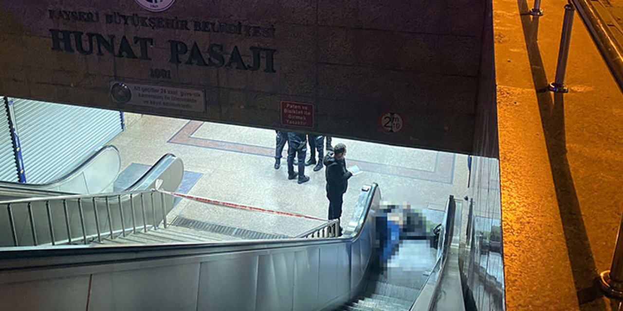 Yürüyen merdivenden düşen adam hayatını kaybetti