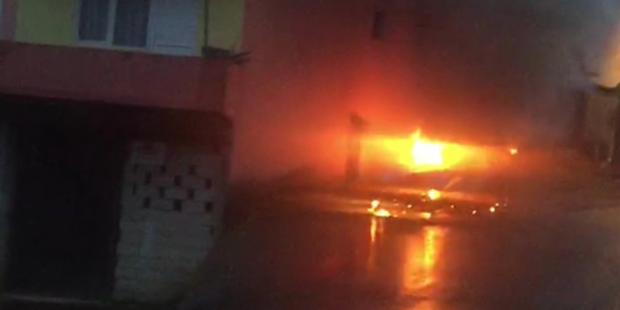 Park halindeki araç yandı: Sürücü öldü