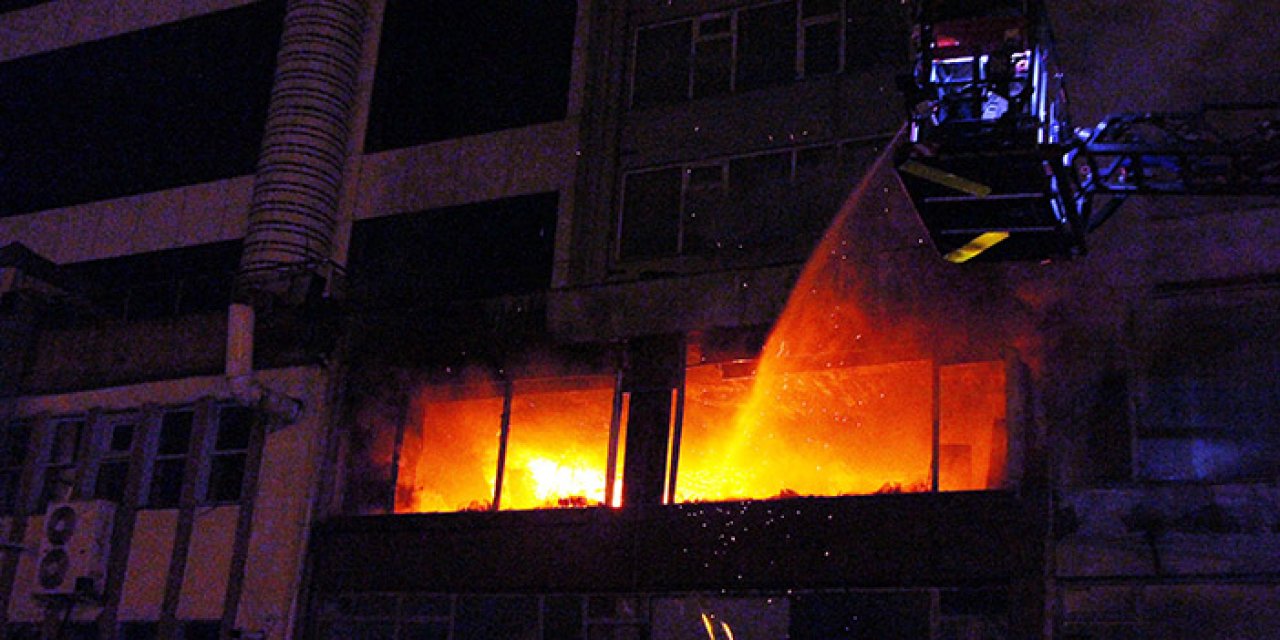 İstanbul’da iş merkezinde yangın çıktı