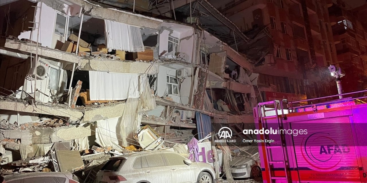Peş peşe deprem: Depremin merkez üssü nere, yıkılan bina var mı?