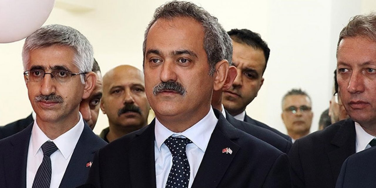 Bakan Özer açıkladı: Deprem bölgelerinde okullar 2 hafta tatil