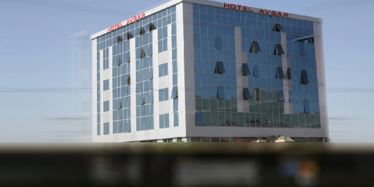 Yıkılan otel 2020’deki depremde hasar görmüş; sağlam raporu verilmiş