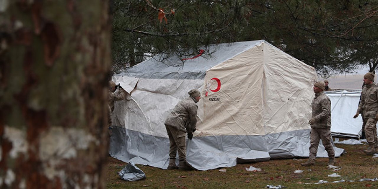 Kızılay çadırları kurulmaya başlandı