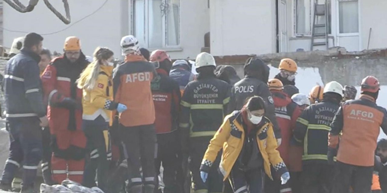 34 saatin ardından Gaziantep’te bir kadın enkazdan yaralı kurtarıldı