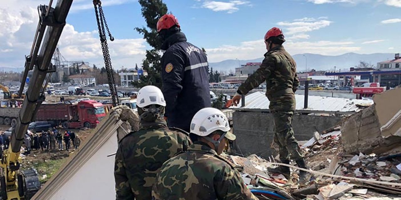 Kardeş ülke Azerbaycan 370 kişilik ekiple destek veriyor