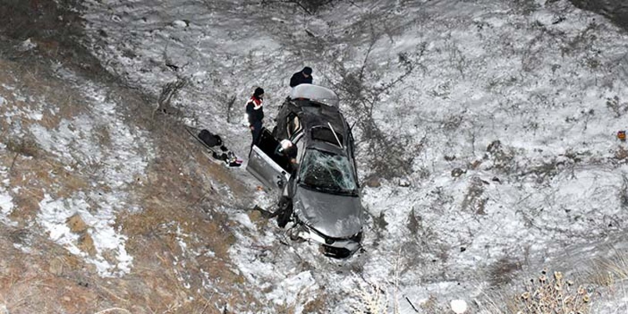 Depremzedelerin aracı devrildi: 6 yaralı