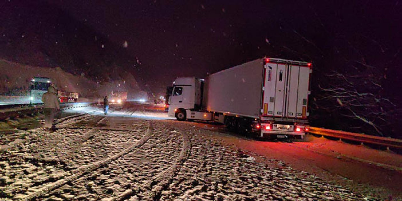 Bursa-Ankara karayolunda yardım konvoyu yolda kaldı