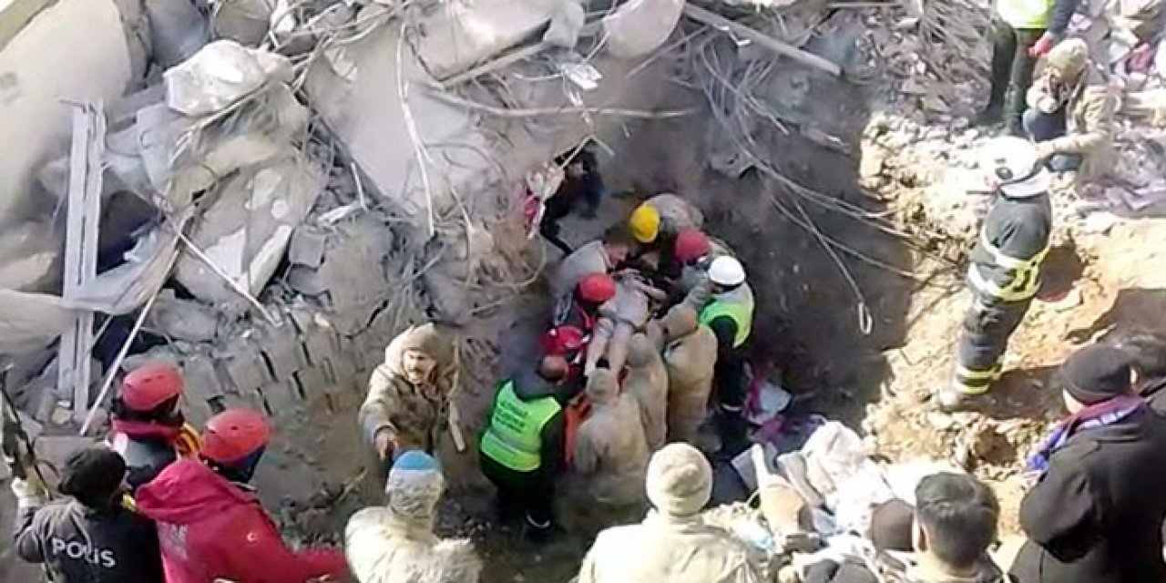 Kahramanmaraş’ta 1’i çocuk 3 kişi sağ çıkarıldı