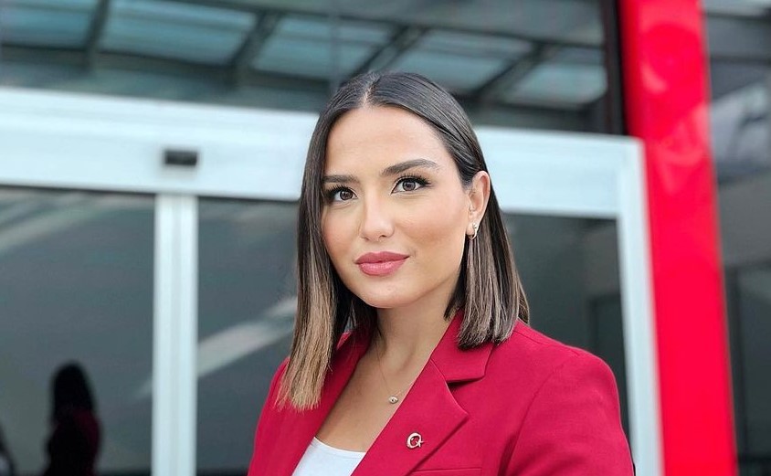 Buse Deviren kimdir? Muhabir   Buse Deviren nereli ve kaç yaşındadır? Buse Deviren Evli mi?