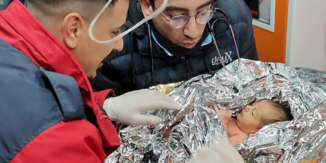 10 günlük Yağız Ulaş bebek annesiyle birlikte kurtarıldı
