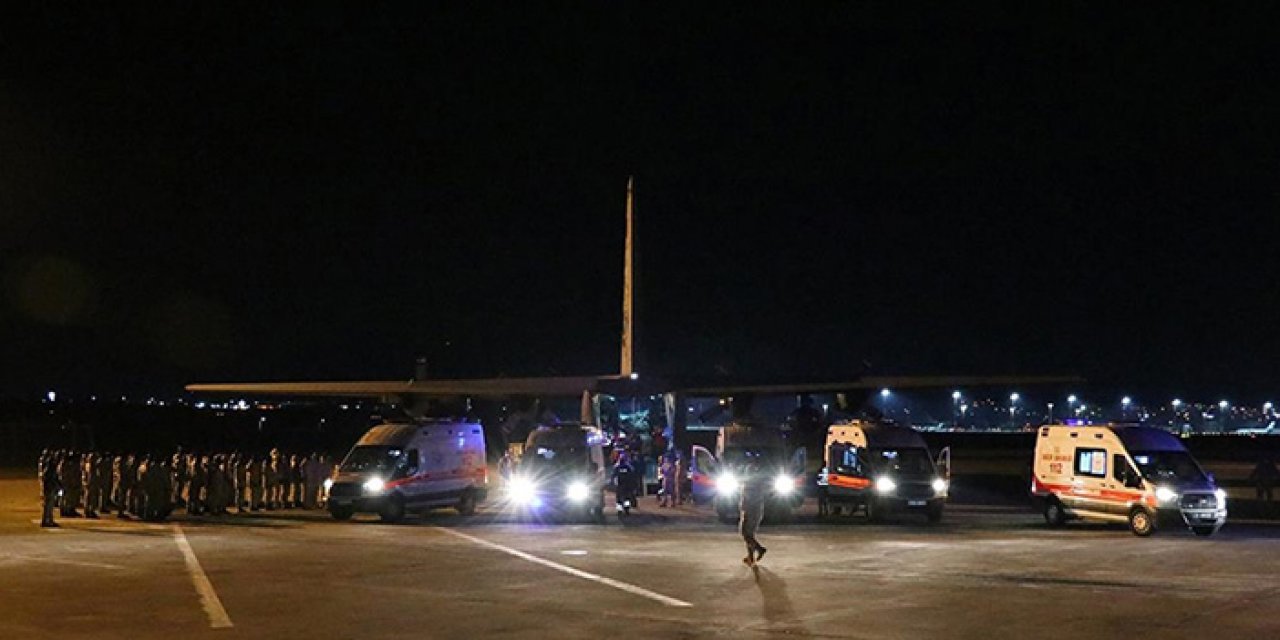 Enkazdan çıkarılan 46 yaralı İzmir’e getirildi