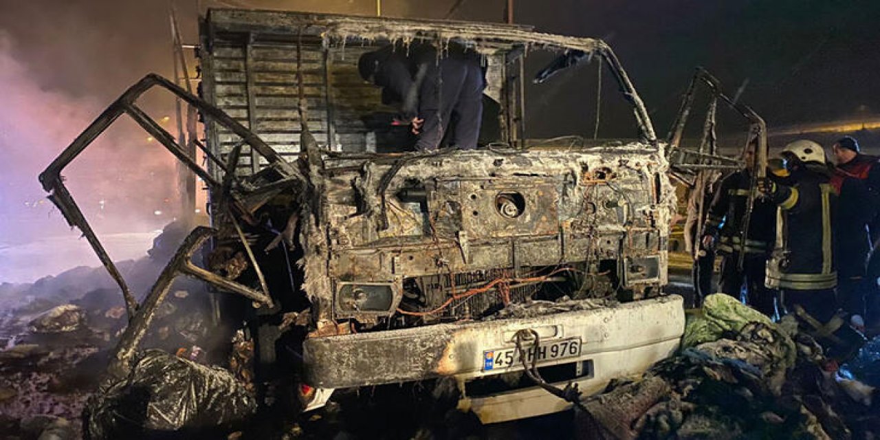 İzmir'den deprem bölgesine giden yardım TIR'ı yandı!