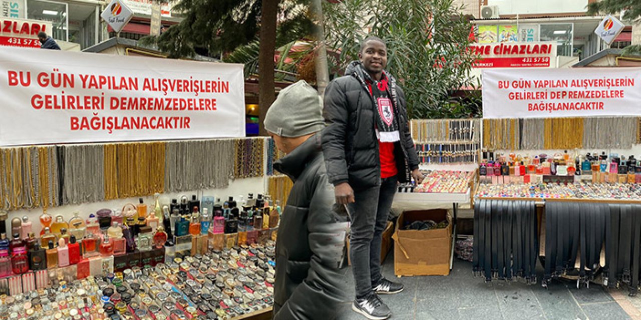 Senegalli Ebubekir bir günlük kazancını AFAD’a bağışladı