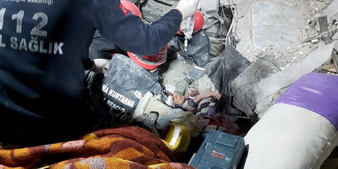 166 saatin ardından Adıyaman’da 60 yaşındaki kadın enkazdan çıkarıldı