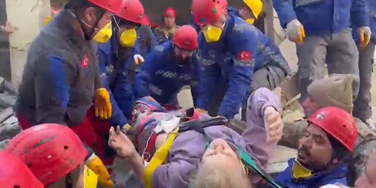 Antakya’da bir kadın 178’inci saatte kurtarıldı