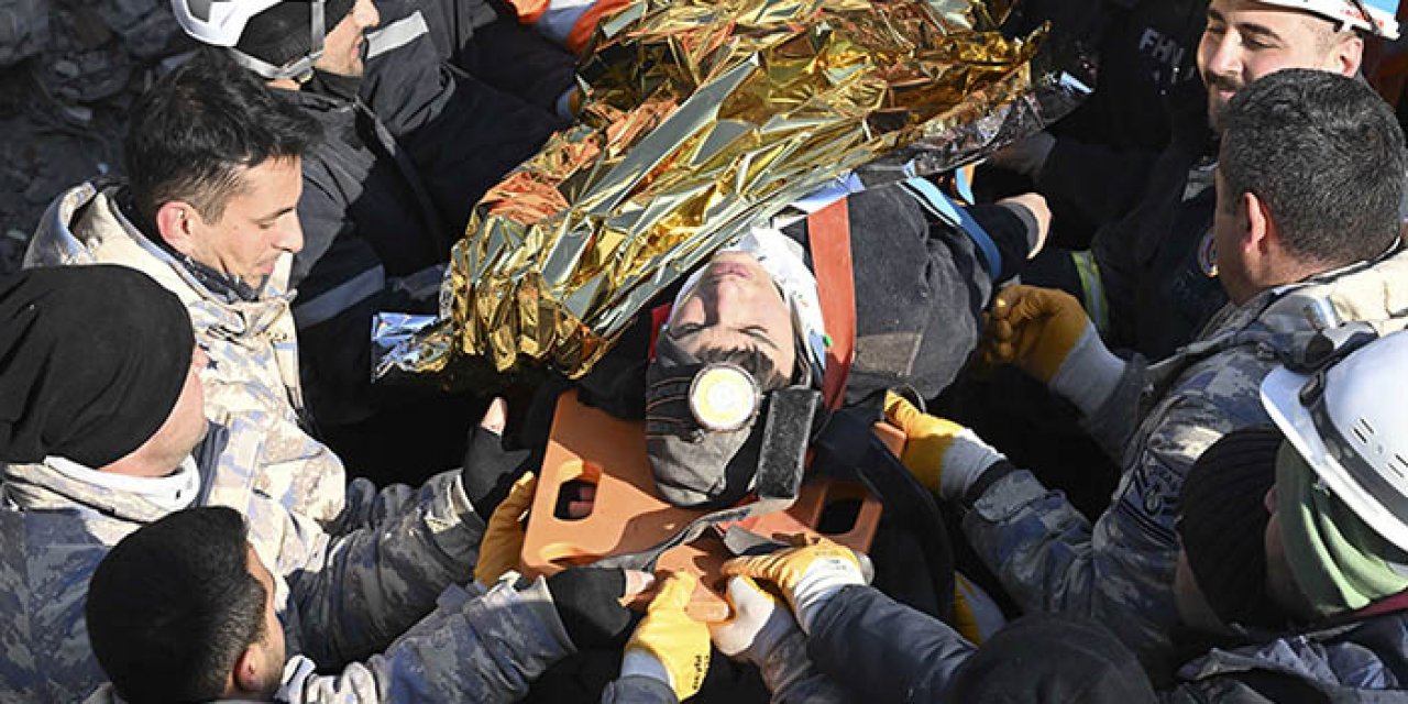198 saatin ardından Kahramanmaraş’ta iki kardeş enkazdan çıkarıldı