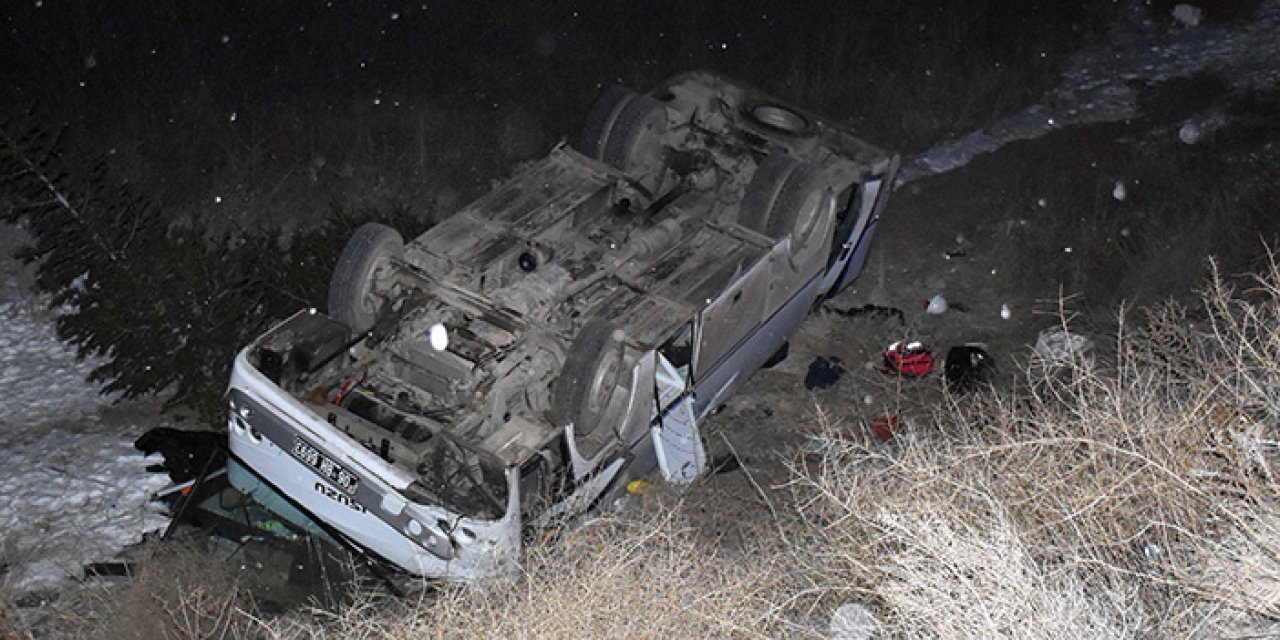 Kırıkkale’de Depremzedeleri taşıyan midibüs devrildi