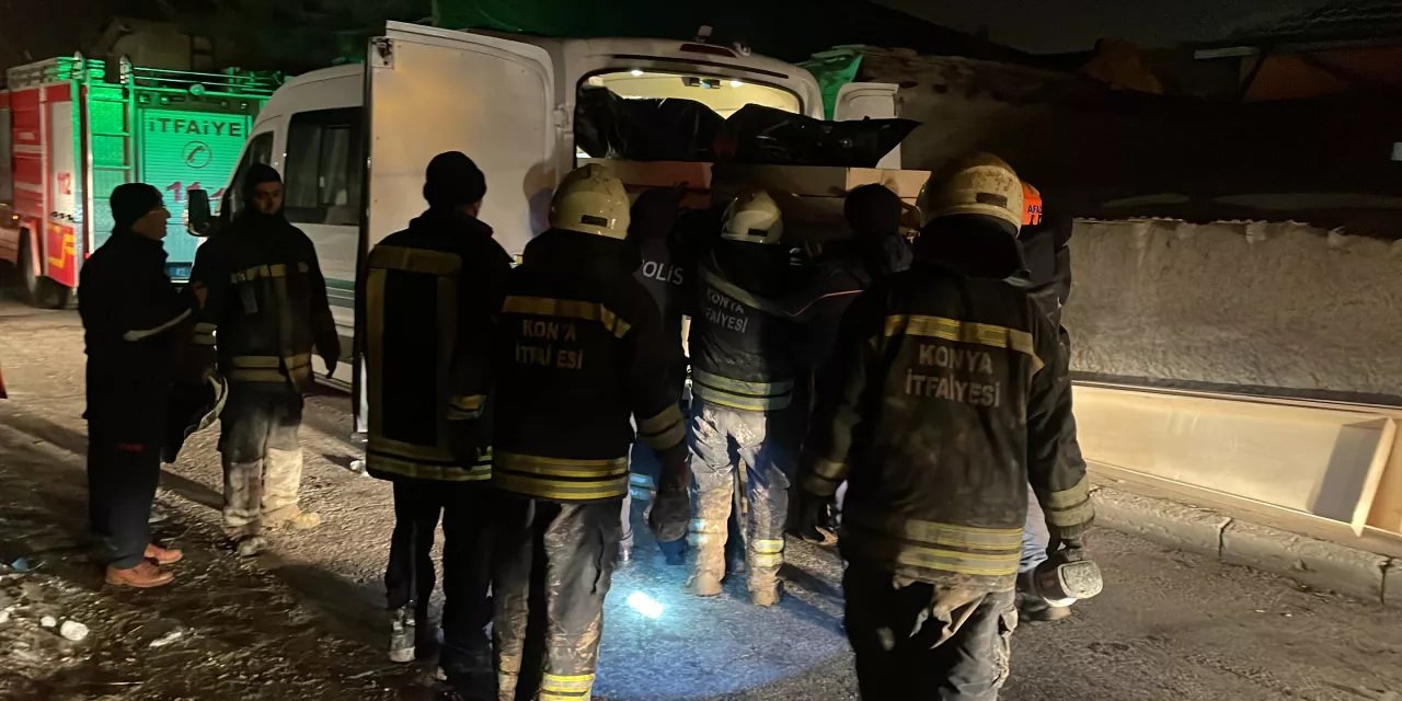 Depremden kaçan 7 depremzede Konya'da göçük altında kalıp can verdi