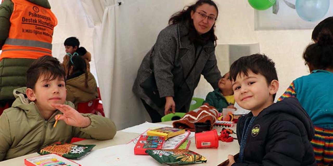 Kahramanmaraş'ta depremzede çocuklara psikolojik destek veriliyor