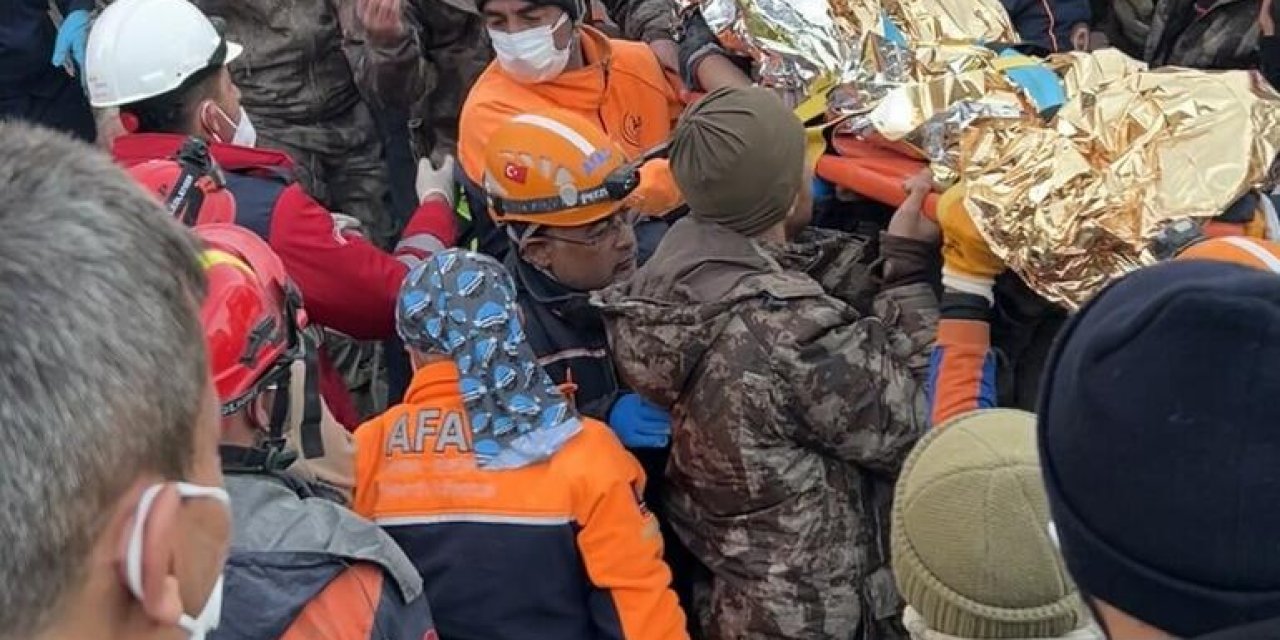 Hatay'da mucize kurtuluş! 278 saat sonra enkazdan sağ çıkarıldı